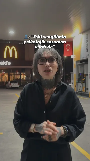 Instagram videosu kapağı: “Eski sevgilimin psikolojik sorunları vardı da”